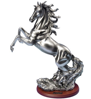 名誉の像 – キルギスタン共和国国立図書館 | 哲学者と作家としての功績を称え、また文化の向上のためにこの国のアーティストや国民によって使われ、好結果をもたらしている彼の技術を認めて、L. ロン ハバードに贈られました。